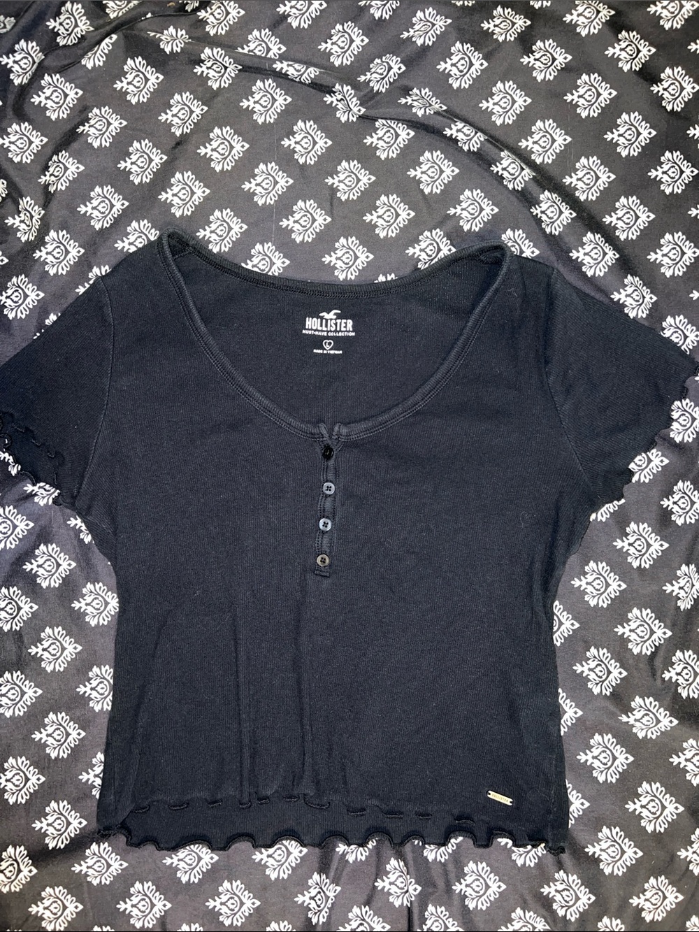 Hollister Black Short Sleeve Crop Top